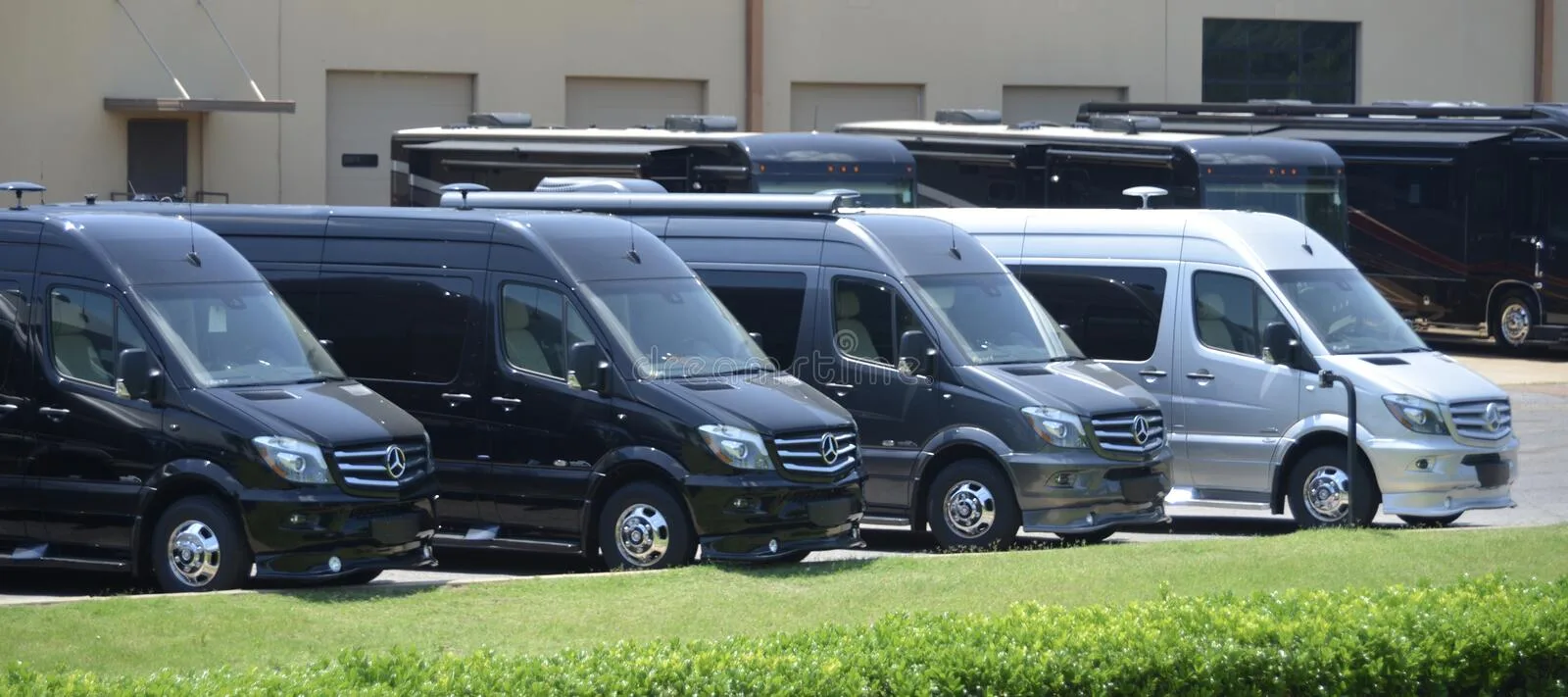 Uçan Turizm servis araçlarının filo dizilişi
