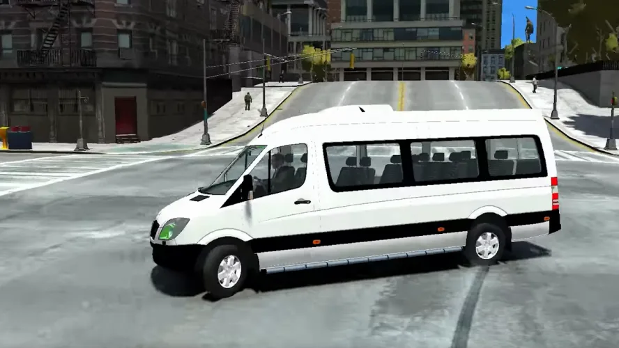 İşe gidiş için personel servisine binen çalışanlar